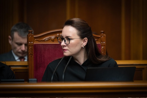 Мінімум 30 тисяч в тилу та до 300 тисяч на передовій: Україна збільшує виплати військовим