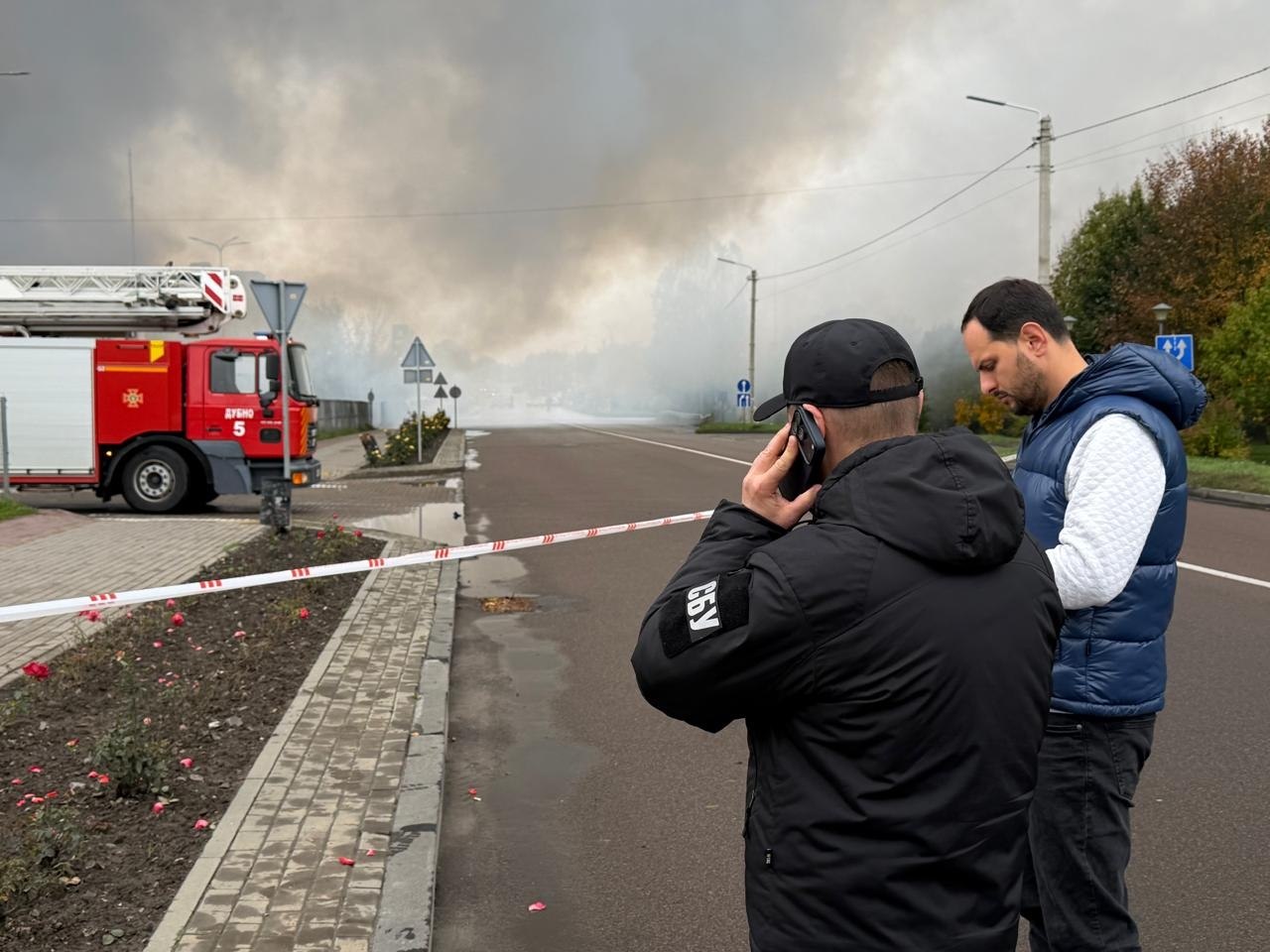 На Рівненщині російські атаки спричинили пожежу в «Епіцентрі»: є постраждалі
