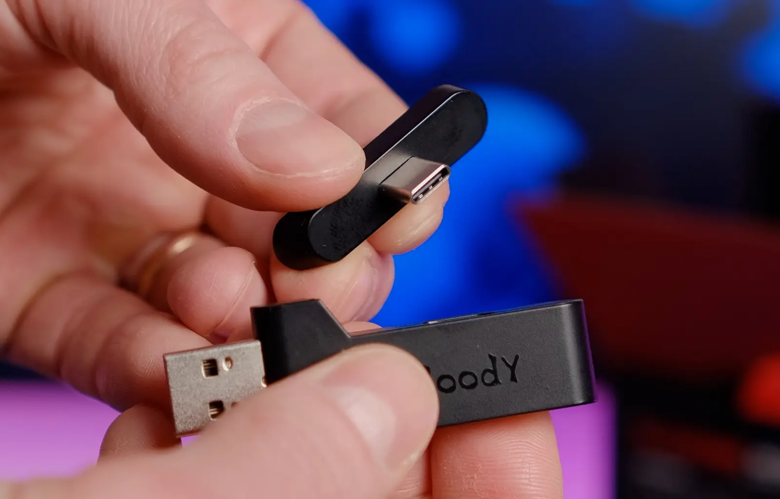 Bloody GR585: universal wireless headset with autonomy up to 80 hours