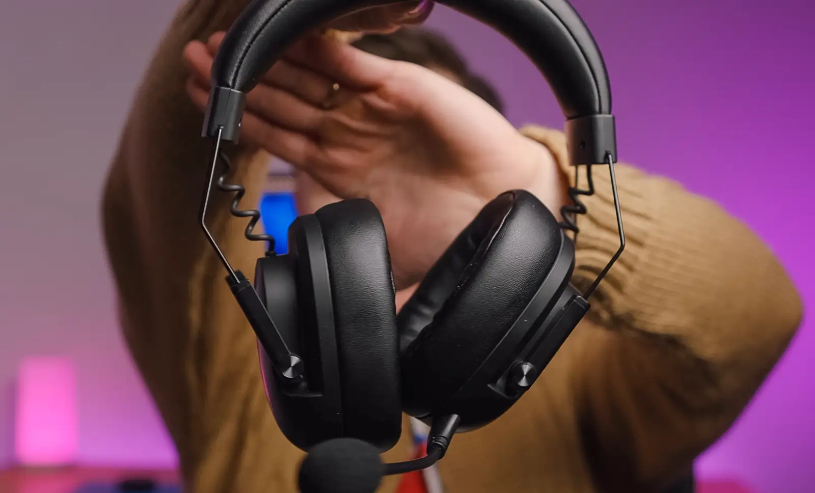 Bloody GR585: universal wireless headset with autonomy up to 80 hours