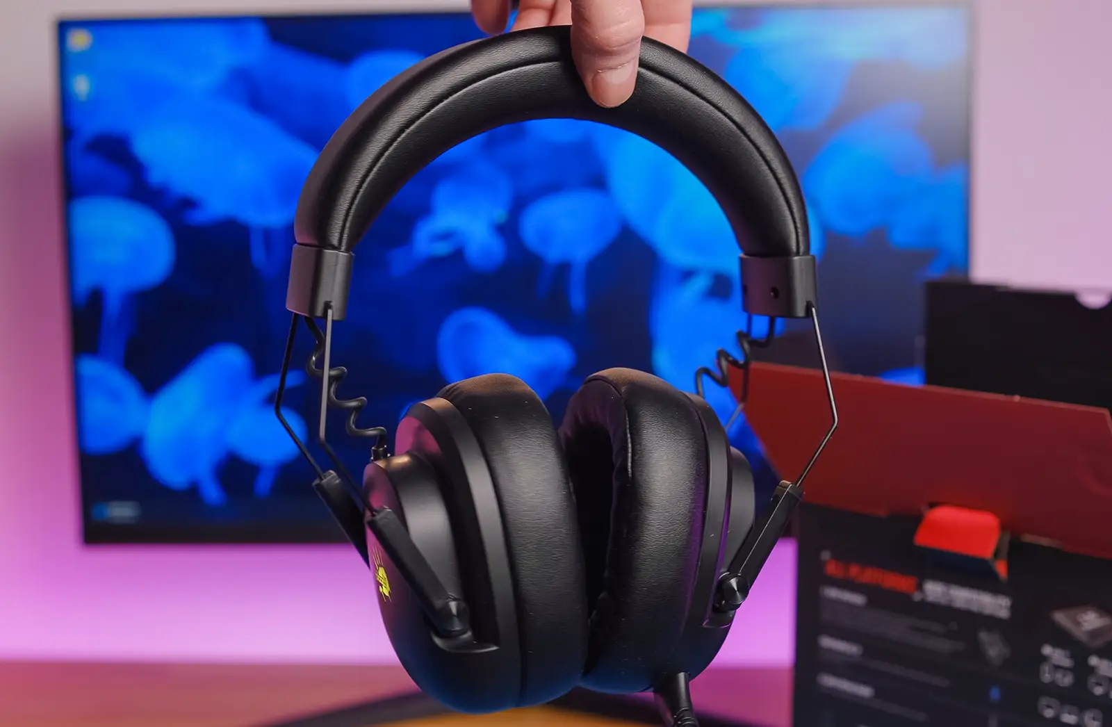 Bloody GR585: universal wireless headset with autonomy up to 80 hours