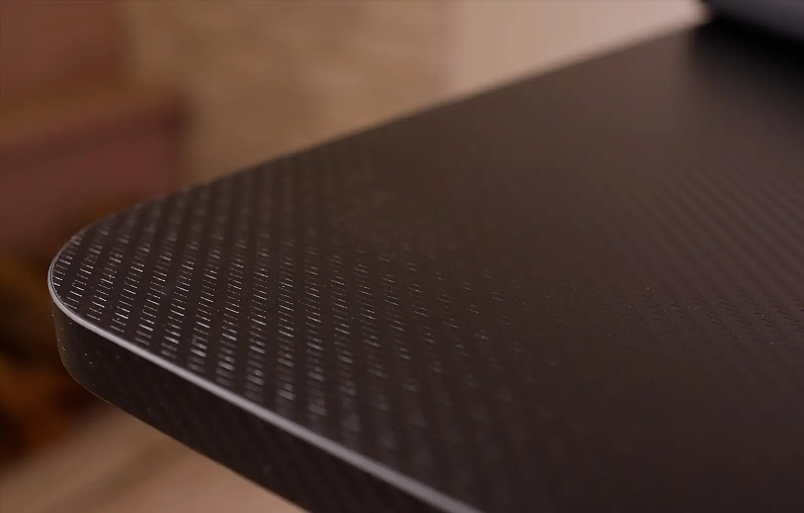 Cougar E-Star 140: an affordable electric gaming desk with thoughtful ergonomics