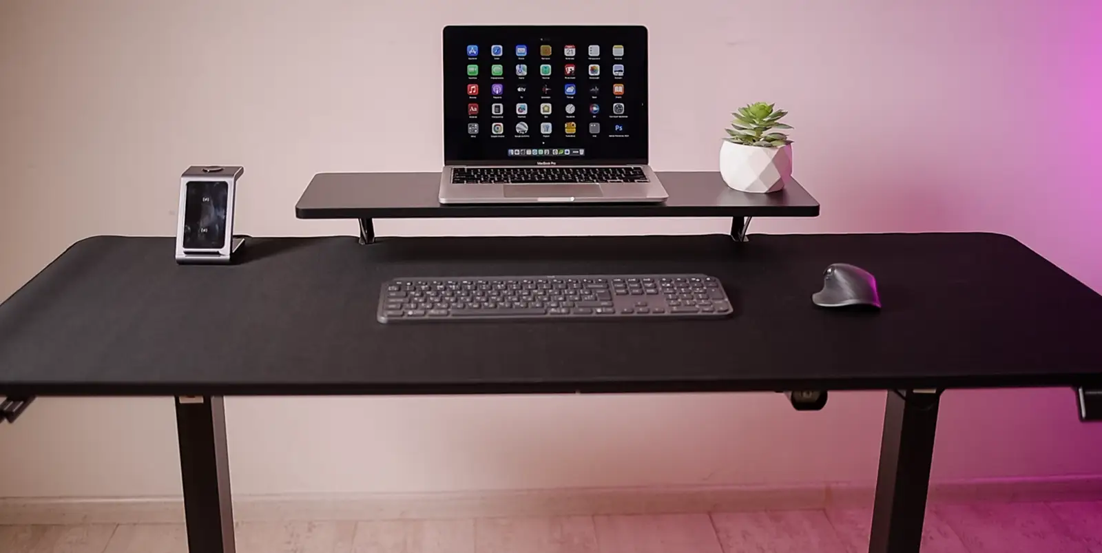 Cougar E-Star 140: an affordable electric gaming desk with thoughtful ergonomics