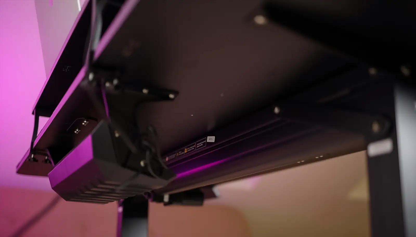 Cougar E-Star 140: an affordable electric gaming desk with thoughtful ergonomics