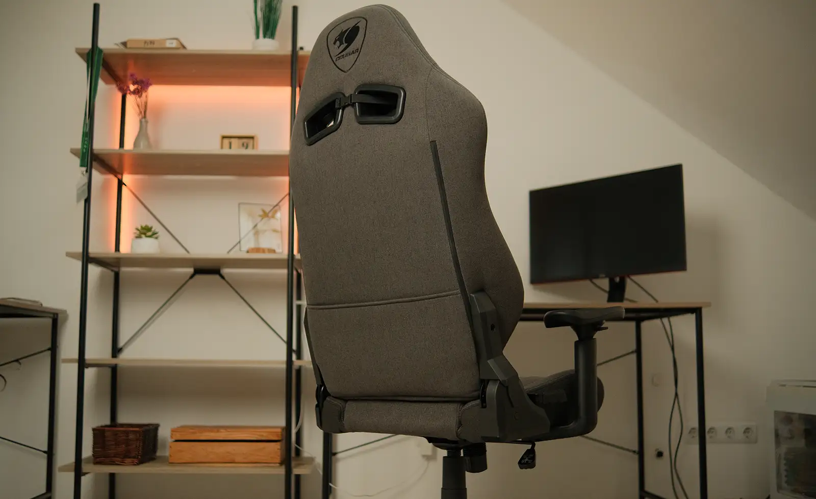 Cougar EXPLORE ROYAL GRAY F: functional and comfortable gaming chair
