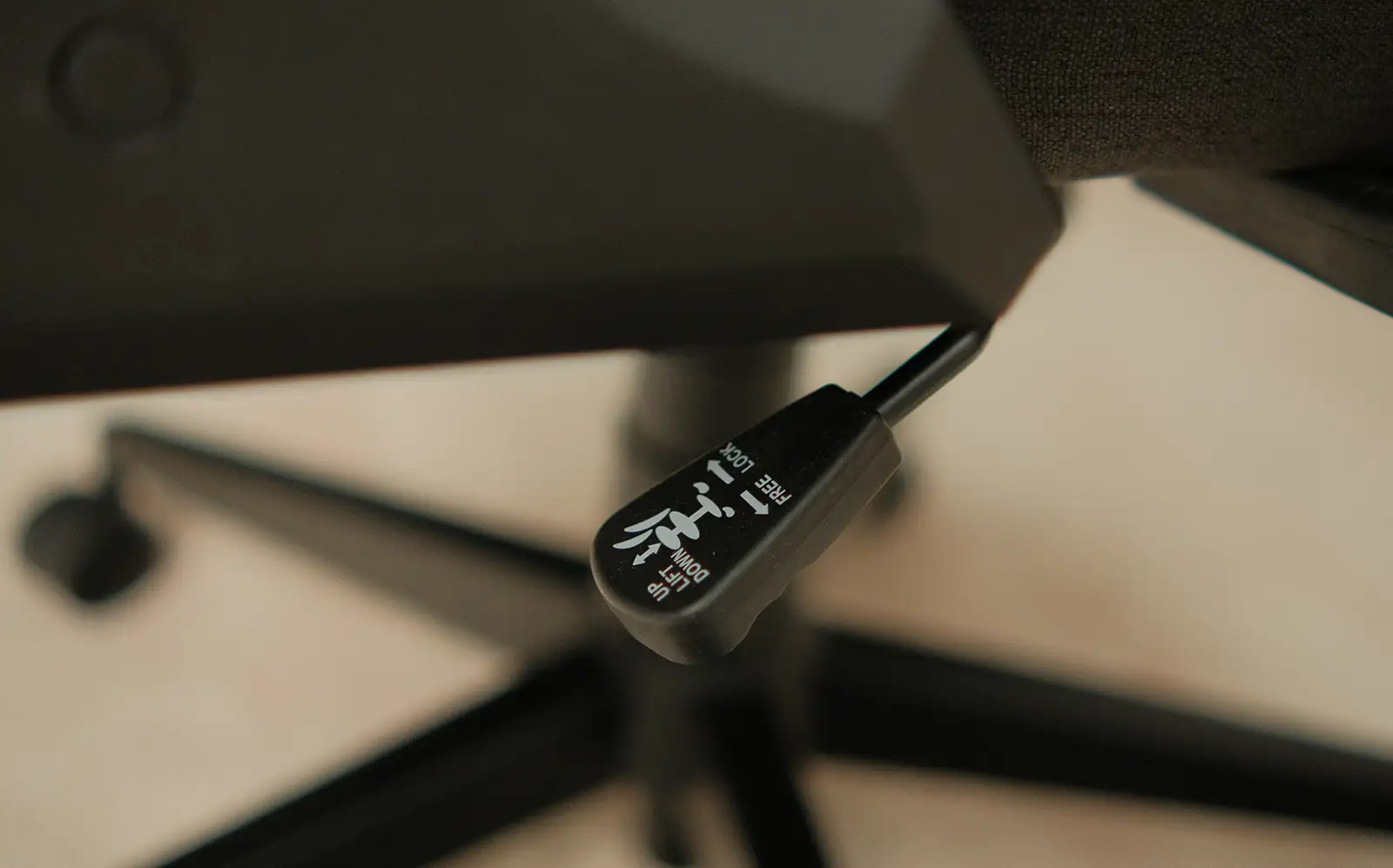 Cougar EXPLORE ROYAL GRAY F: functional and comfortable gaming chair