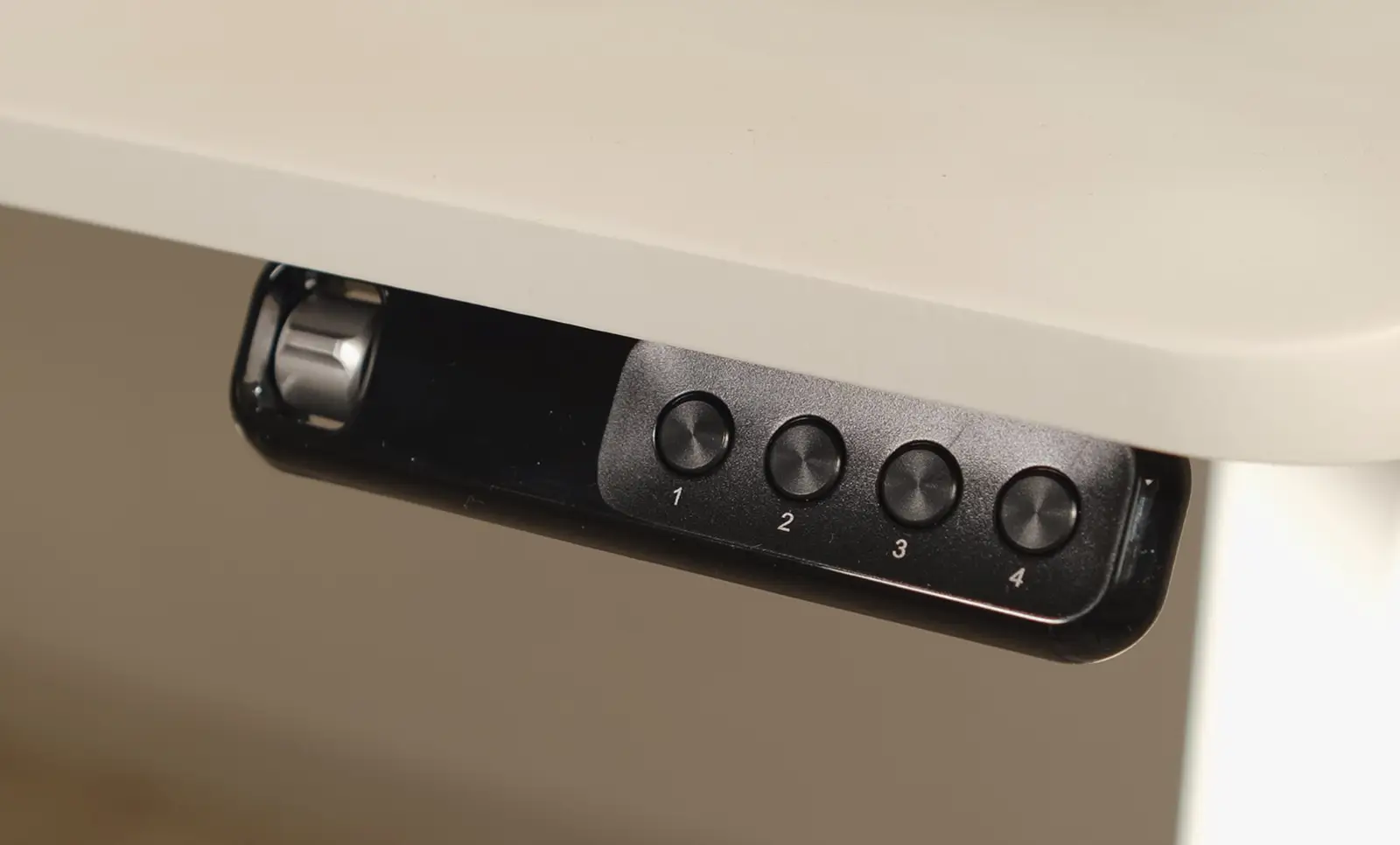 Cougar Royal 150 Elite White: преміальний електричний стіл без компромісів