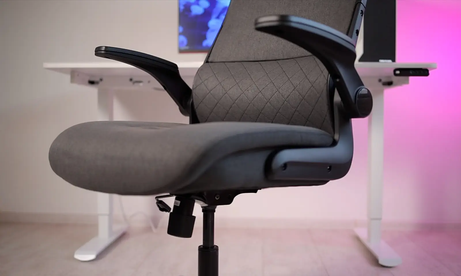 COUGAR STRYDER: a classic chair with the sturdiness of gaming models
