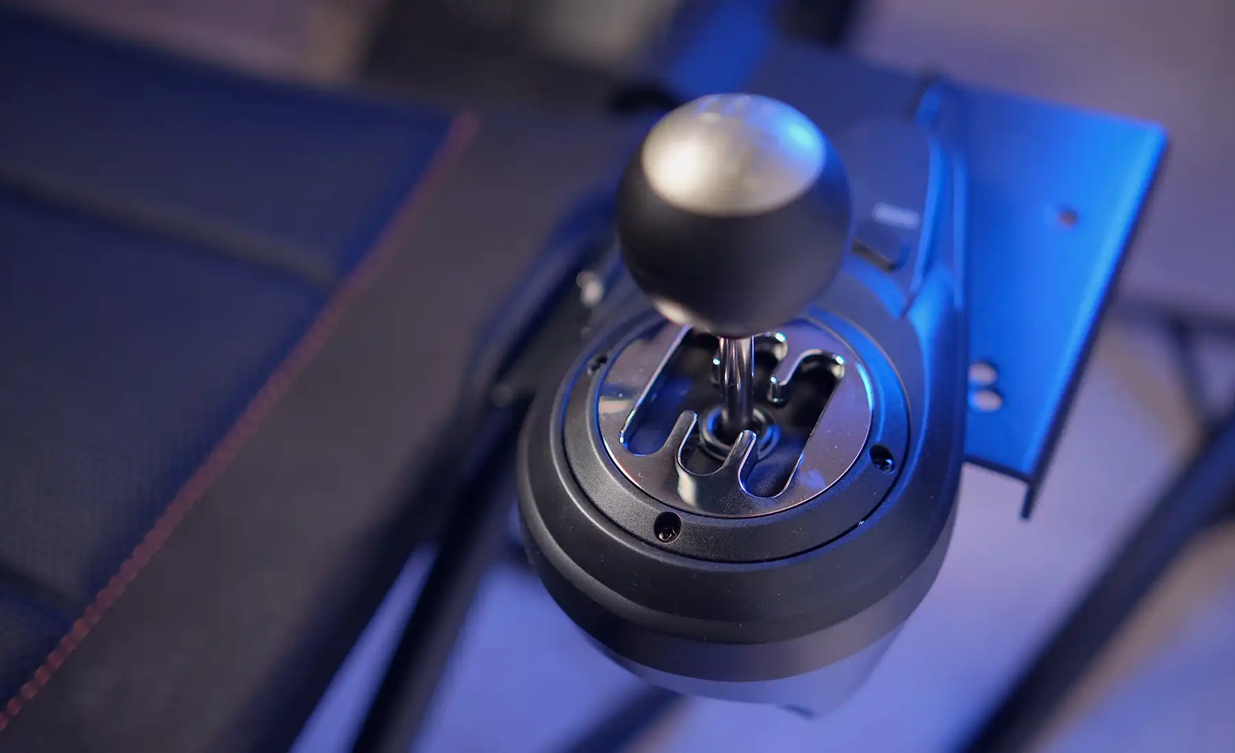 GamePro RS400 y RW070: simracing óptimo con la sensación de carreras reales