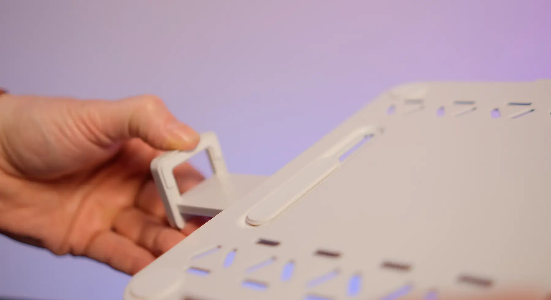 Review of GamePro and OfficePro Mounts: Comfort, Ergonomics, and Order at the Workplace