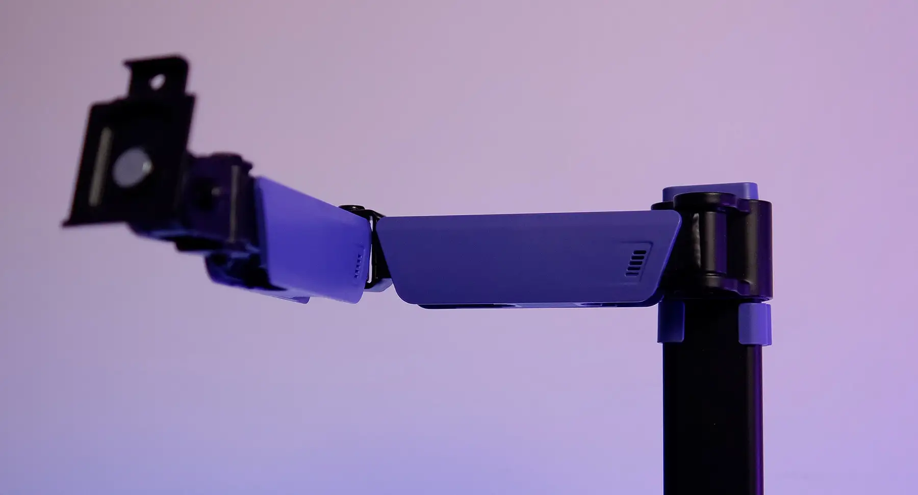 Review of GamePro and OfficePro Mounts: Comfort, Ergonomics, and Order at the Workplace