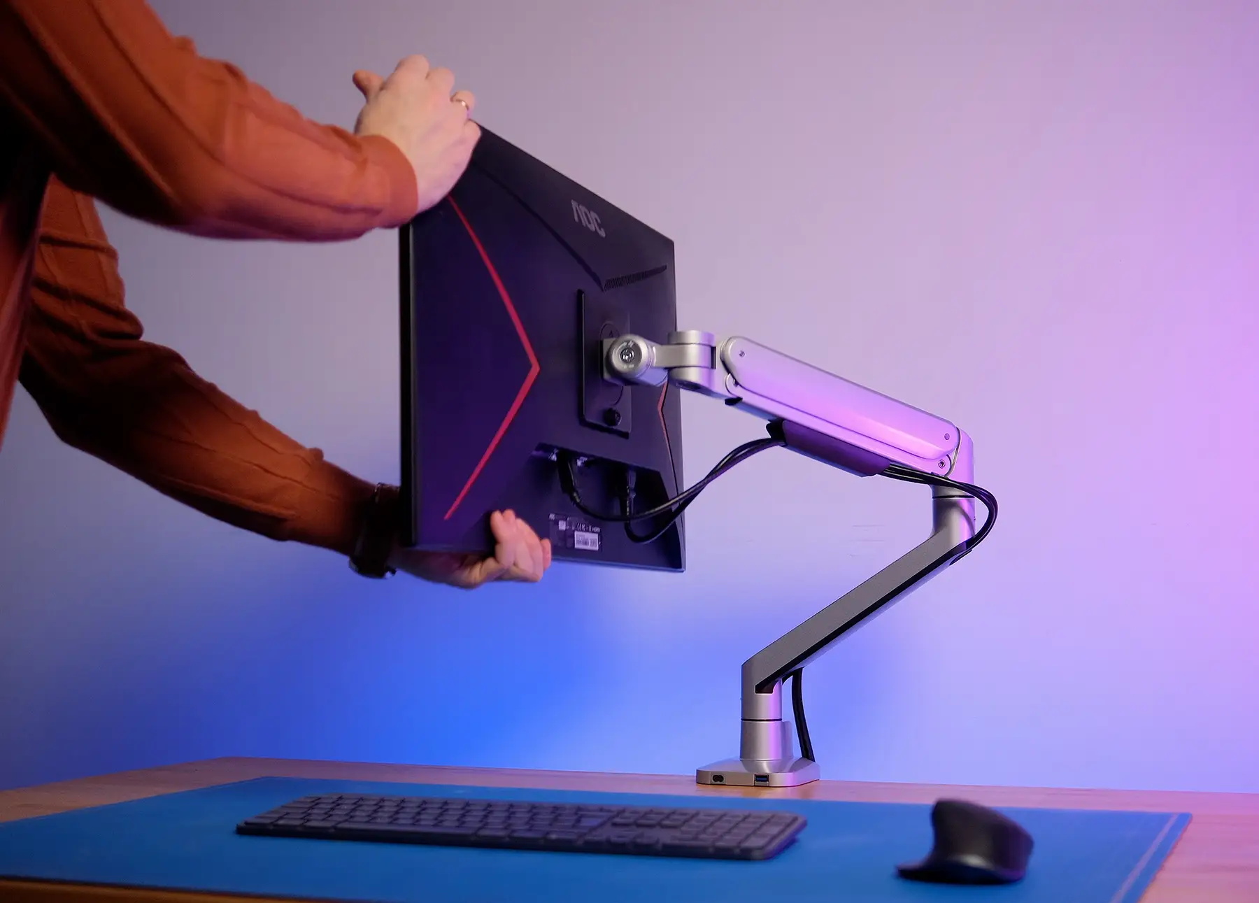 Review of GamePro and OfficePro Mounts: Comfort, Ergonomics, and Order at the Workplace