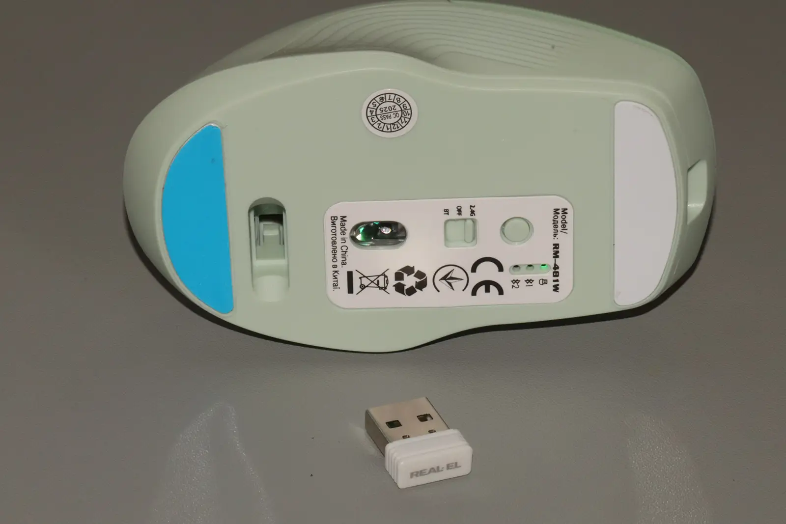 Review of REAL-EL RM-481W: Symmetrical Design, Built-in Display and Triple Connection