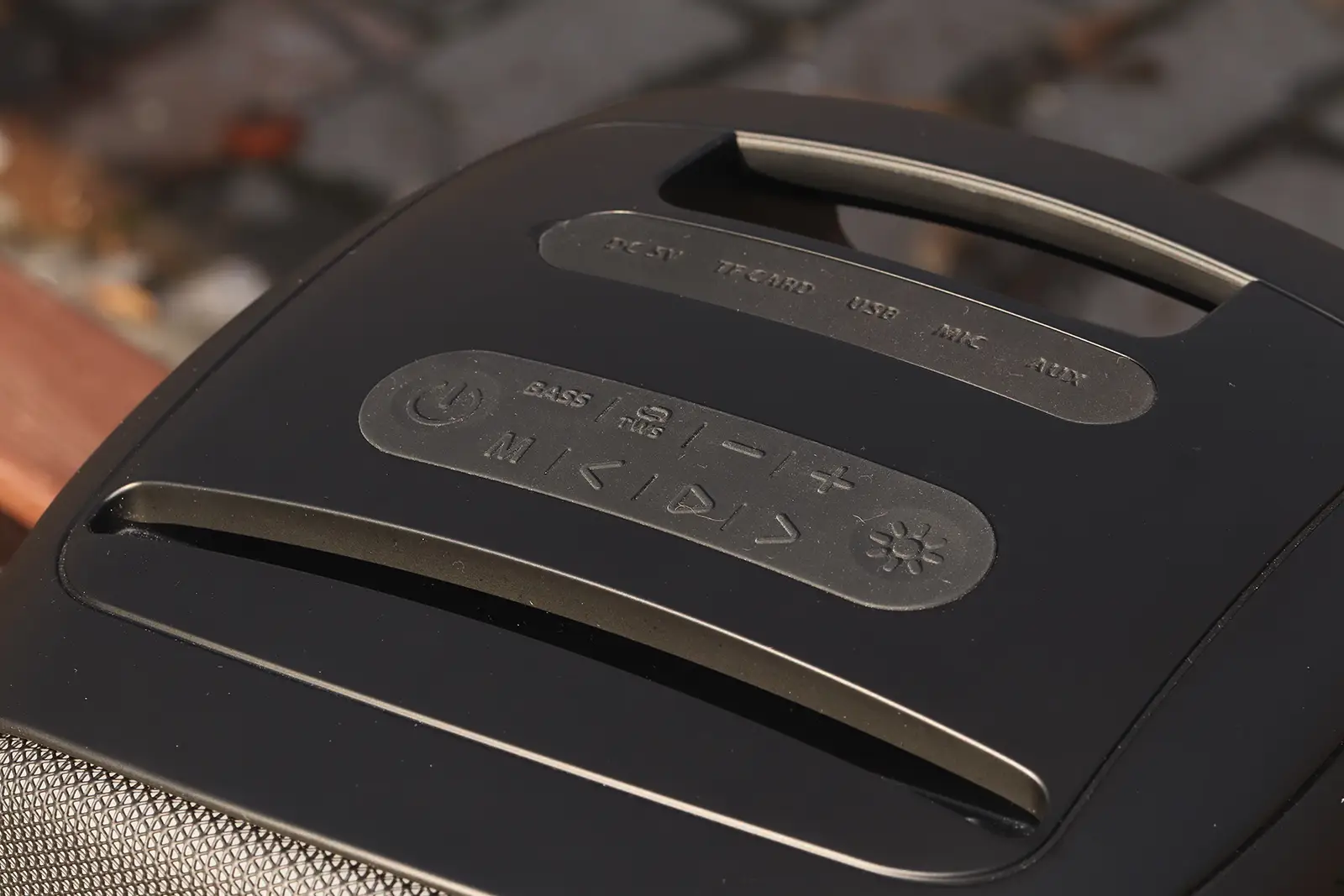 Review of REAL-EL X-760: 65 W boombox with 16-hour autonomy and RGB