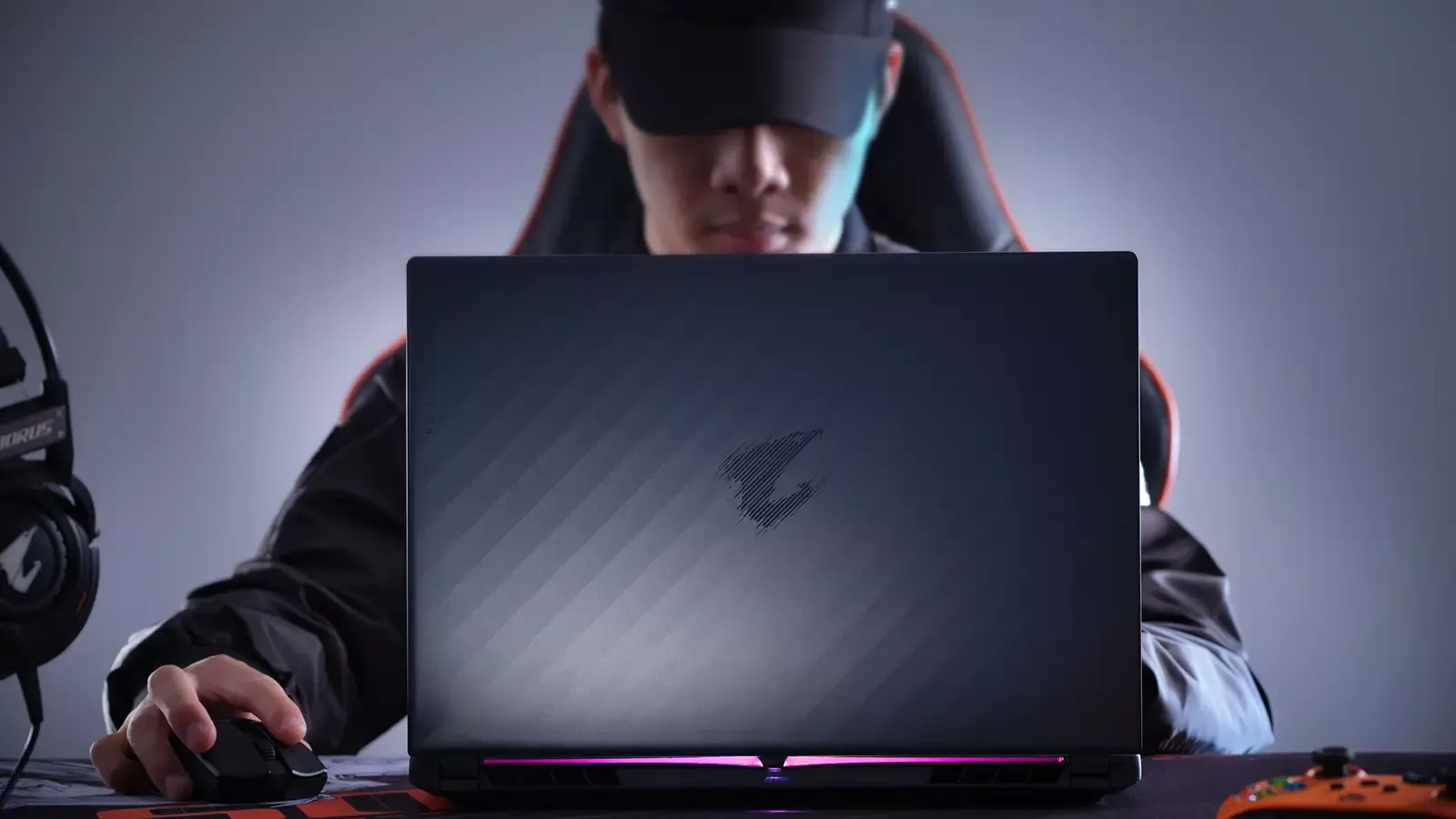 AORUS ELITE 16: a versatile laptop for gaming, work, and study