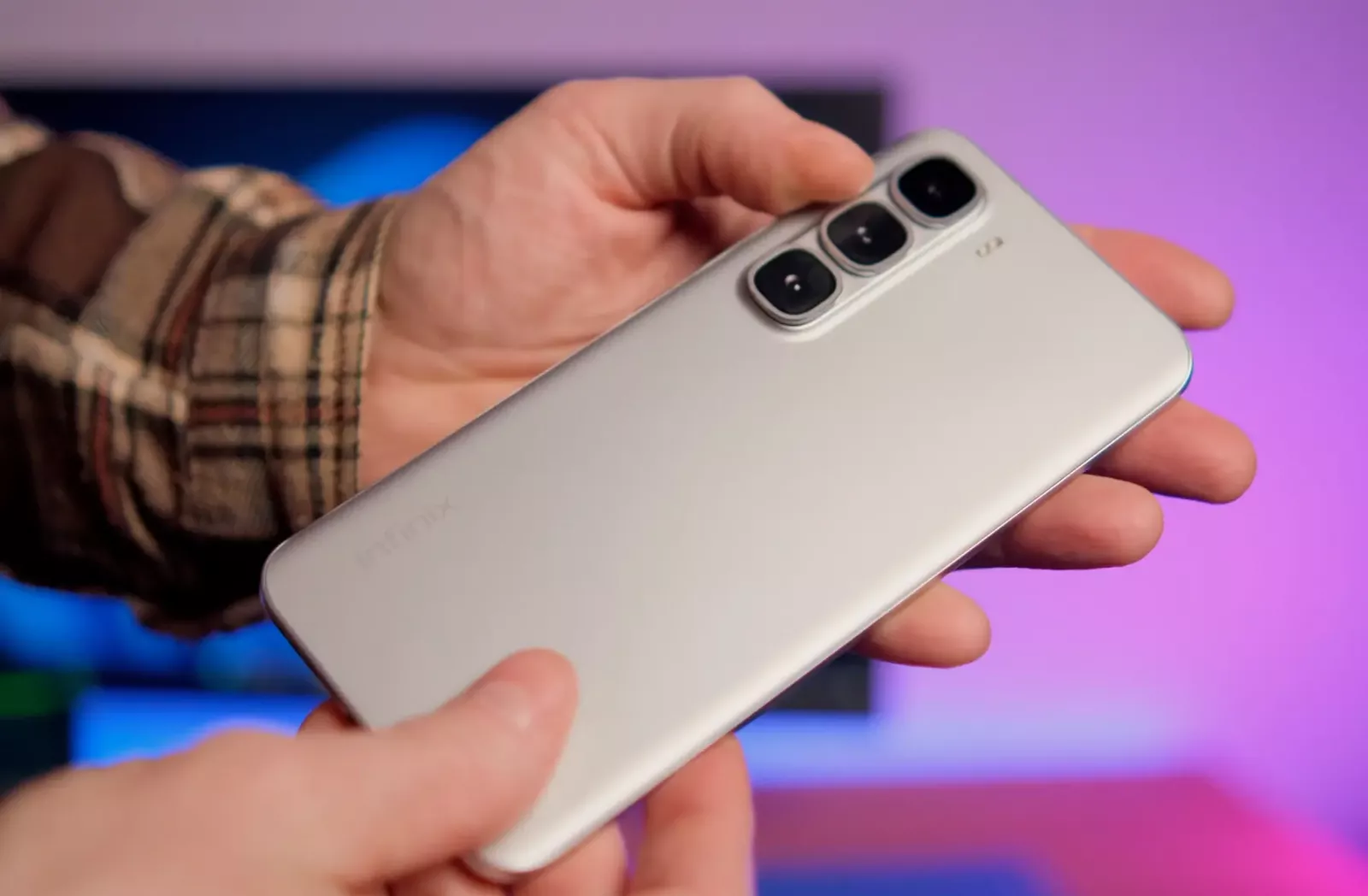 Review of INFINIX HOT 60 PRO+: Thin Body, Modern Capabilities, and Balanced Price