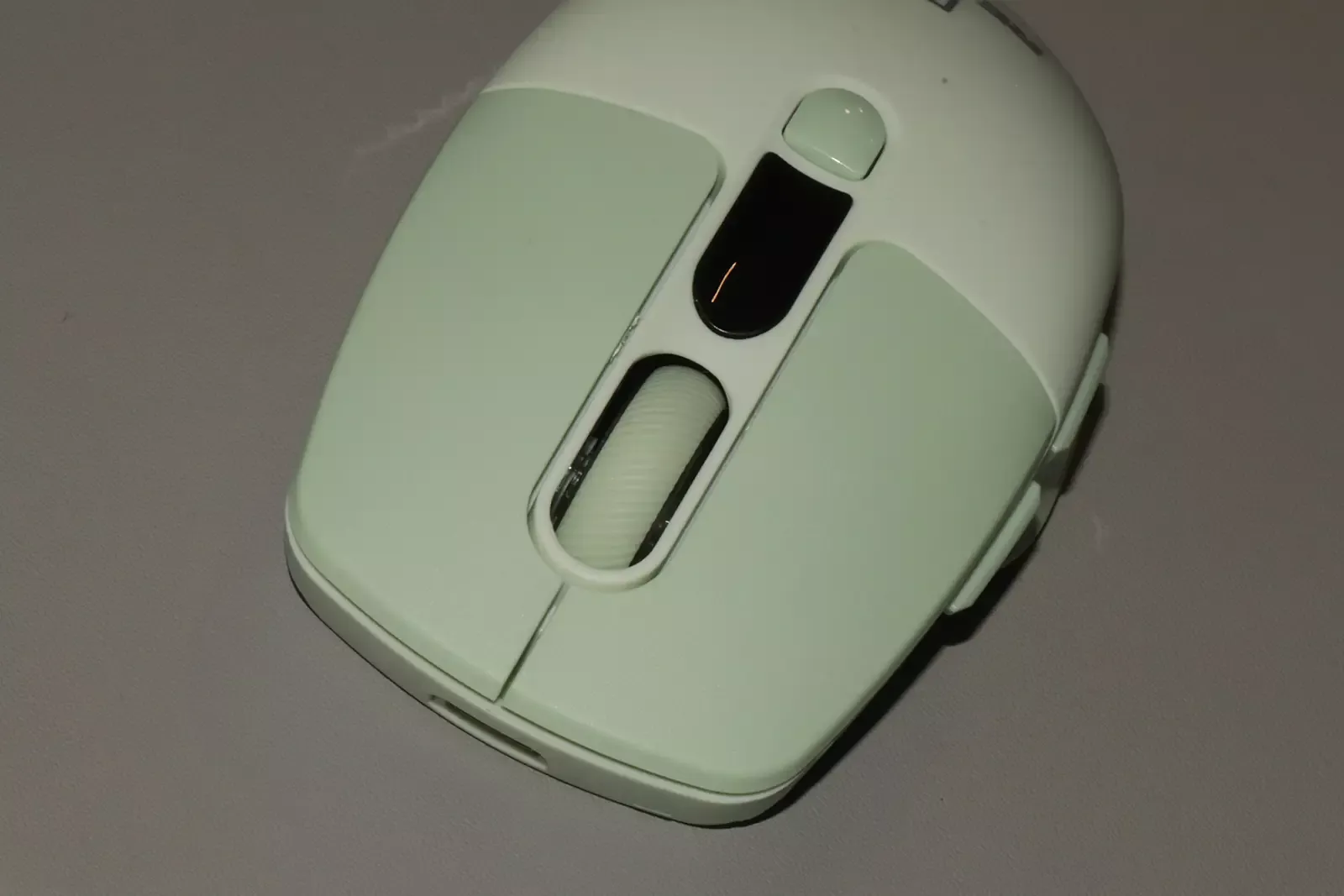Review of REAL-EL RM-481W: Symmetrical Design, Built-in Display and Triple Connection