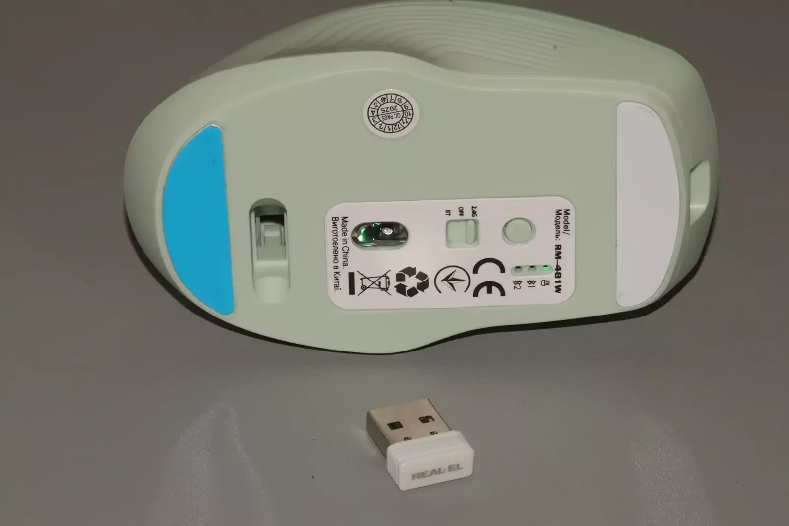 Review of REAL-EL RM-481W: Symmetrical Design, Built-in Display and Triple Connection