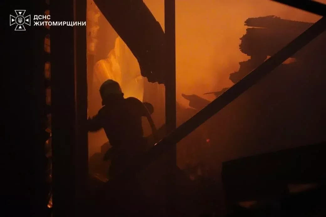 Росіяни атакували індустріальний парк на Житомирщині: є жертви та поранені (фото)