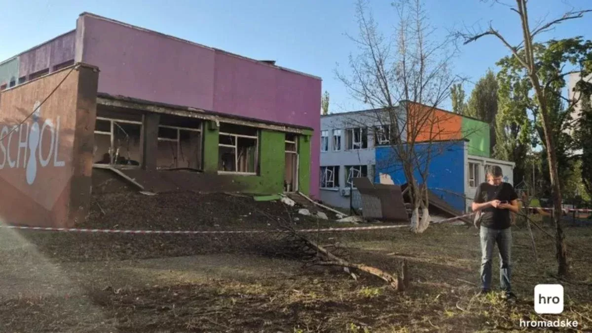 Росіяни вдарили по Києву: зруйновано склади, дитсадок, багато поранених (фото)