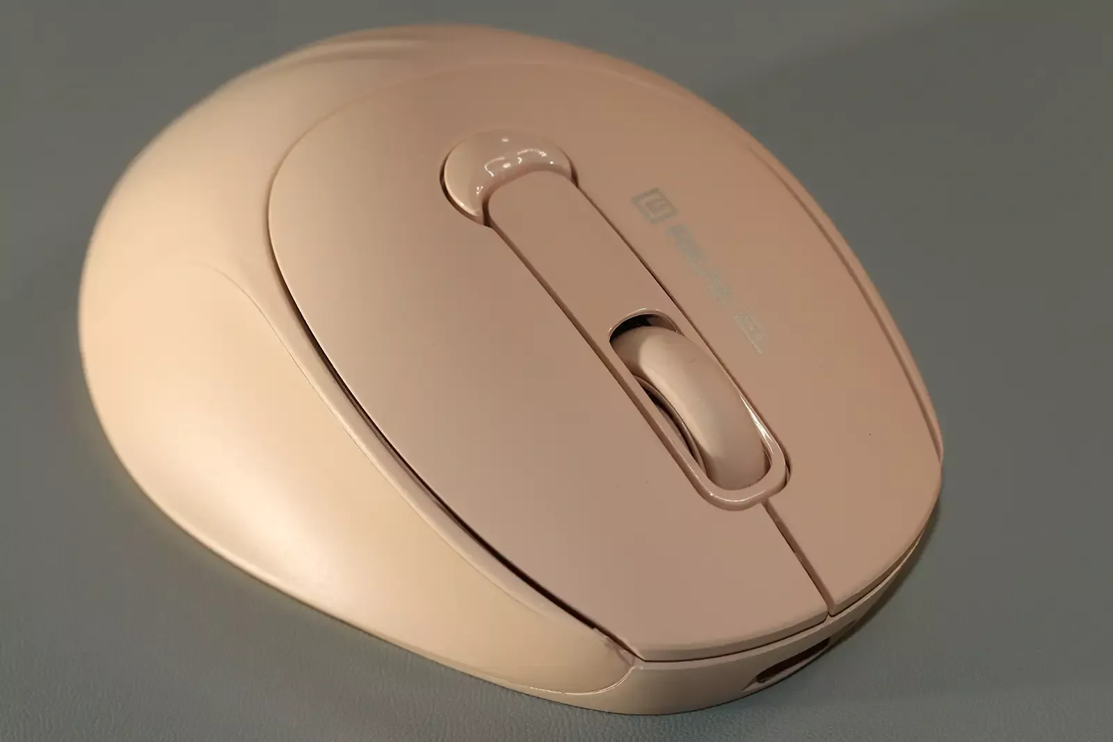 Твоя дівоча харизма: огляд бездротової мишки REAL-EL RM-370W