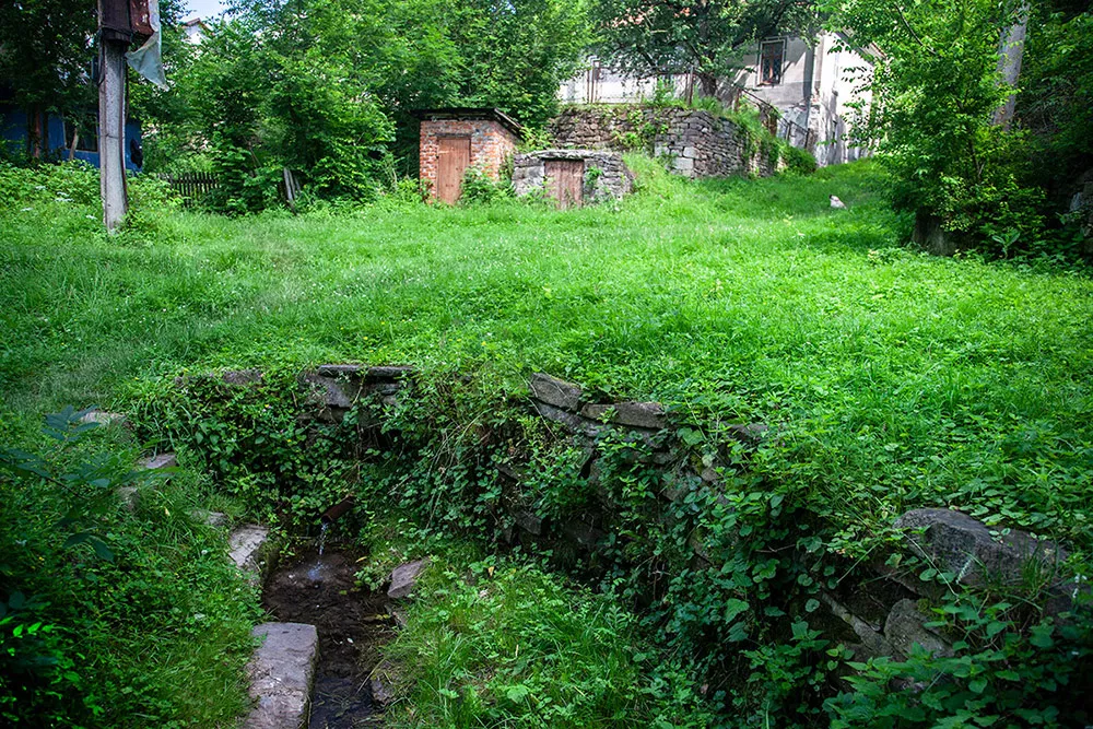 ➤ Язловець, - прихована реліквія Вірменської криниці Цікаві місця • Пам'ятки • Що подивитись у Язловець, - прихована реліквія Вірменської криниці?