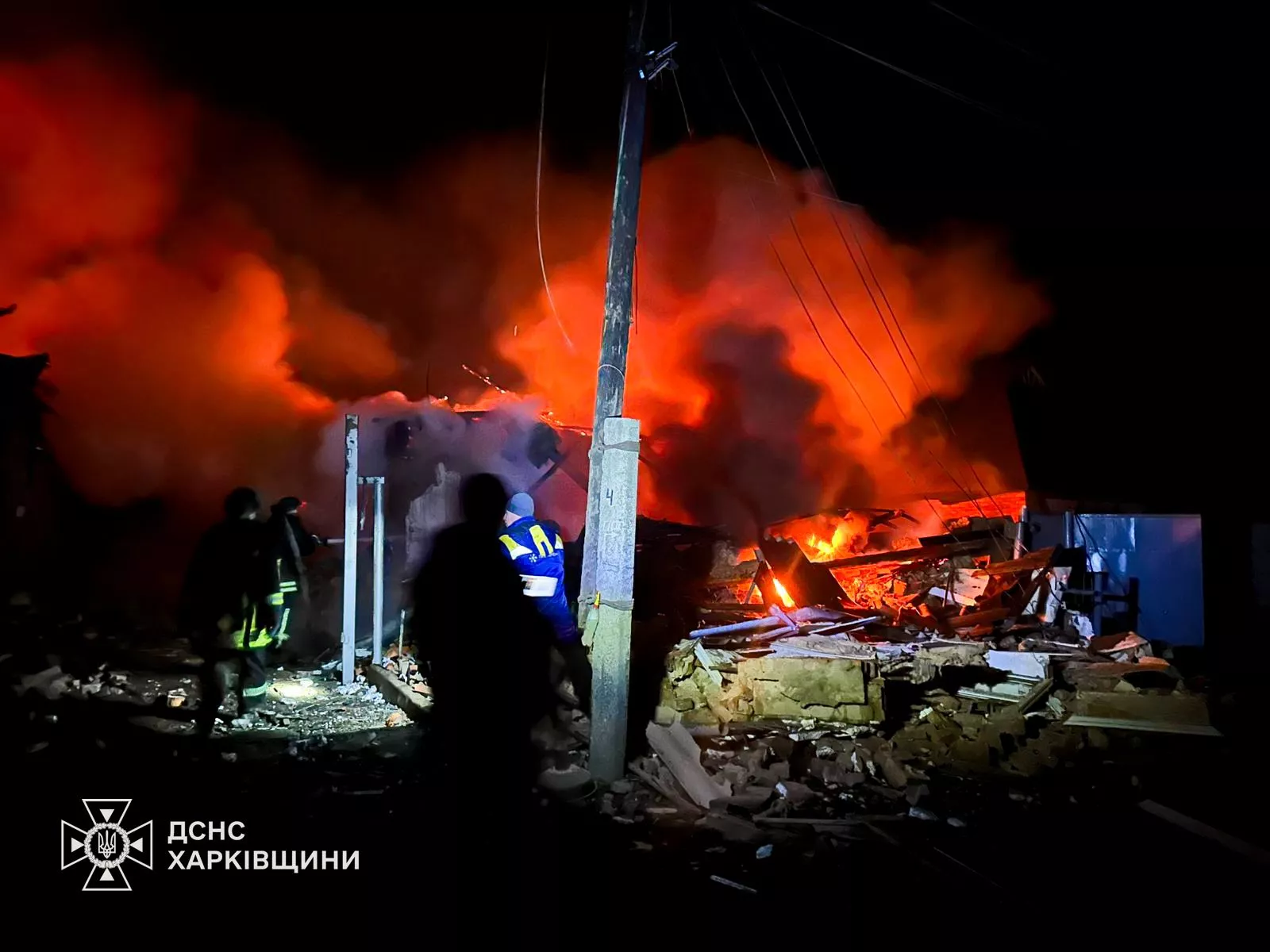 Харківщина під ударом дронів: у Золочеві після атаки БпЛА спалахнула пожежа, є постраждалі