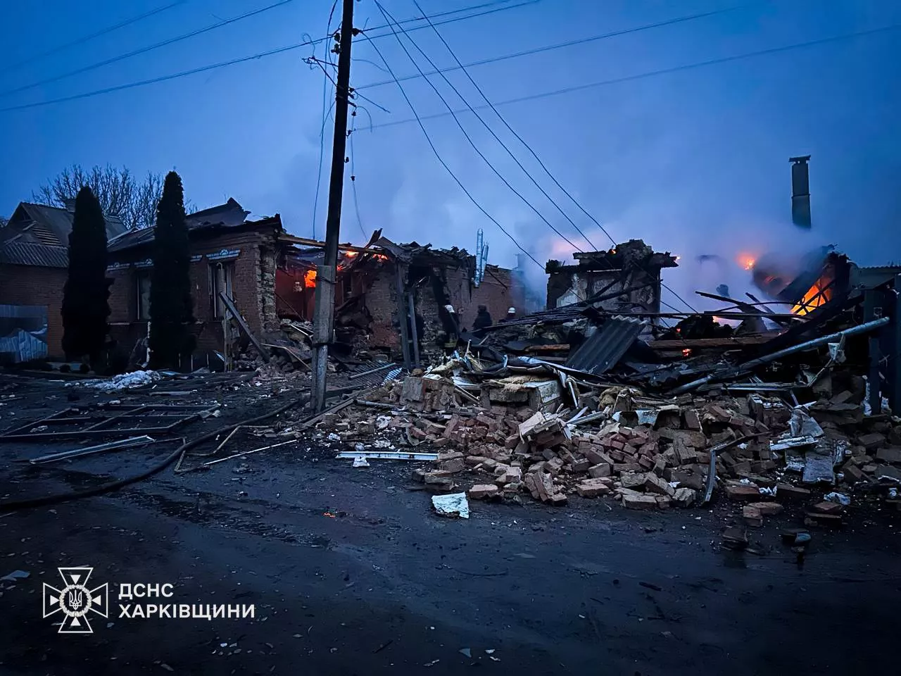 Харківщина під ударом дронів: у Золочеві після атаки БпЛА спалахнула пожежа, є постраждалі
