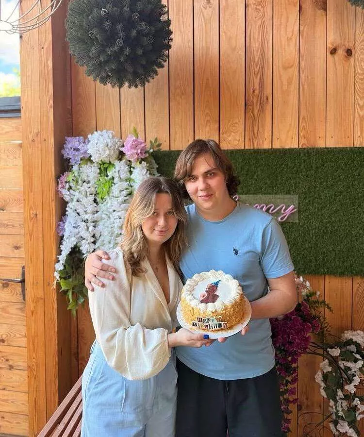 Замість весілля — прощання: у Дніпрі російська атака вбила наречених Тимофія та Богдану