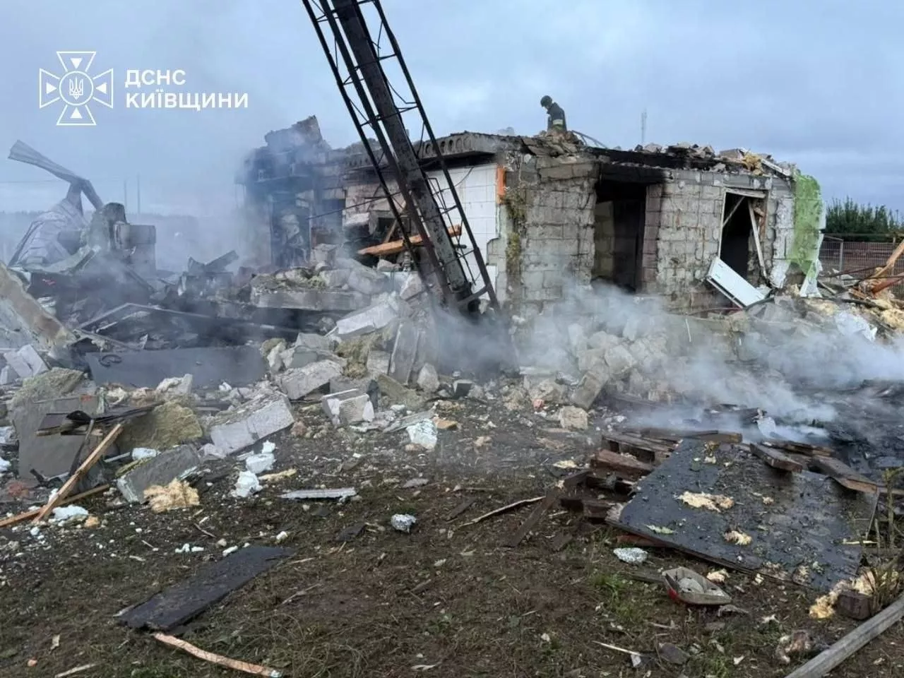 Росія атакувала Фастівський район: постраждала родина з трьома дітьми