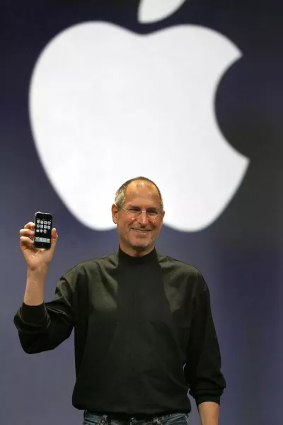Apple обрала нового CEO: Джон Теру з 2026 року замінить Тіма Кука