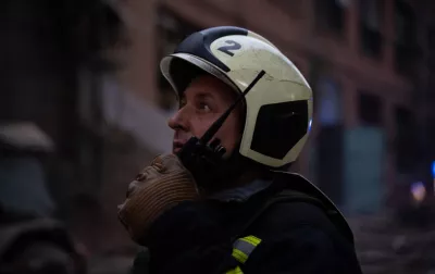 Масована атака дронів РФ на Київ: влучання у житлові будинки та перші наслідки