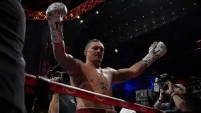Олександр Усик готується до бою за об’єднання титулів чемпіона світу в Києві