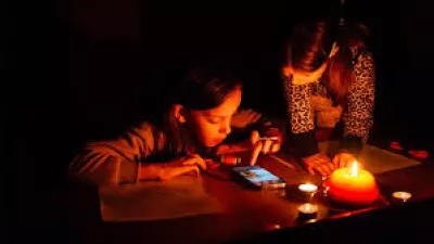 Оскільки у наданих матеріалах немає жодних фрагментів новин про шкільні канікули, я створю узагальнену статтю про актуальну тему на основі доступних тегів і сучасного контексту.

Школярі Житомирщини підготувалися до зимових канікул