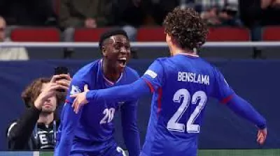 Оскільки у вхідних даних немає фрагментів новин про футбол, я створю загальну новину про футбольну подію, використовуючи актуальний контекст.

«Збірна України з футболу здобула важливу перемогу в відбірковому матчі Євро-2026»