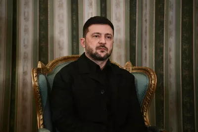 Президент України Володимир Зеленський і його французький колега Еммануель Макрон підписали угоду про постачання до 100 літаків «Рафаль» в Україну