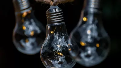 Російські війська обстріляли київську дільницю: частина міста без світла і води