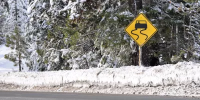 Штормове попередження: ДСНС оголосила небезпеку в 20 областях України через негоду