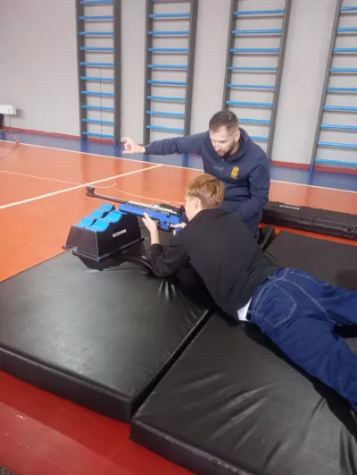 Спортивний майстер-клас з біатлону у Жмеринці: Тренери та учні вдосконалюють навички