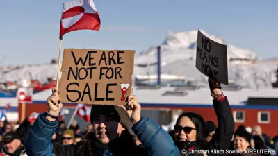 Трамп назвав оборону Гренландії "двома собачими упряжками" і розкритикував захист острова