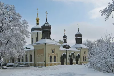 Зеленський вшанував пам'ять Героїв Крут на Аскольдовій могилі у Києві