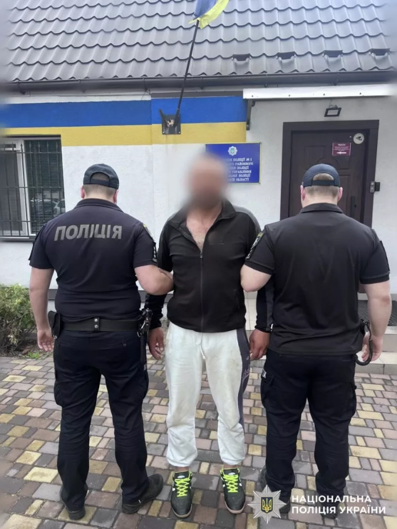 Зарізав товариша ножем: поліцейські Київщини повідомили про підозру фігуранту