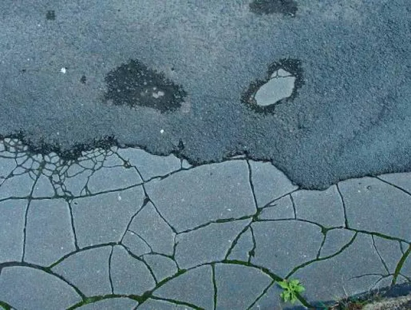 У Житомирі знову ремонтують двори багатоповерхівок: на 12 адрес передбачили ще понад 4 млн грн