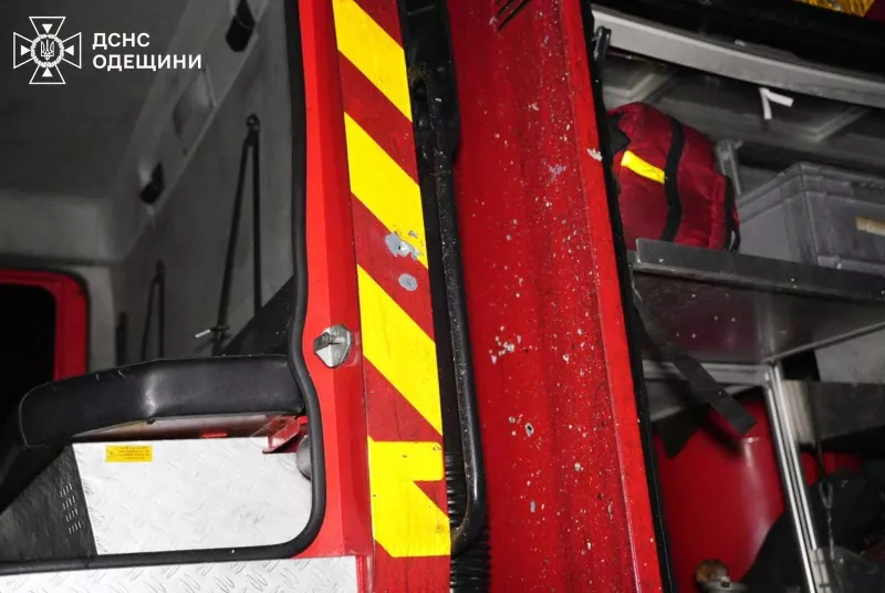 Атака російських військ на Одесщині: пошкоджено порт у Черноморську та техніку ГСЧС