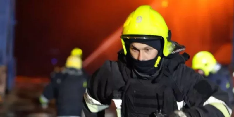 Атака російських військ на Одесщині: пошкоджено порт у Черноморську та техніку ГСЧС