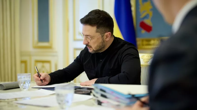 Борис Джонсон розкритикував американський "мирний план" для України, Зеленський шукає рішення