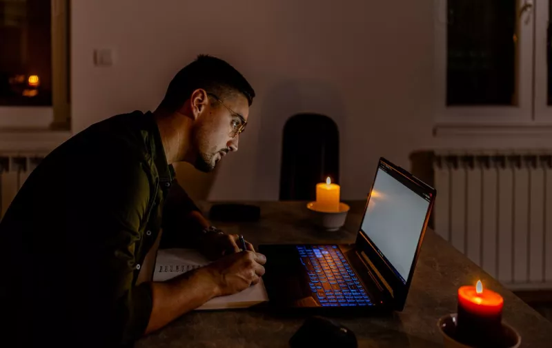 Графік відключень світла у Дніпрі: «Укренерго» попередило про цілодобові обмеження