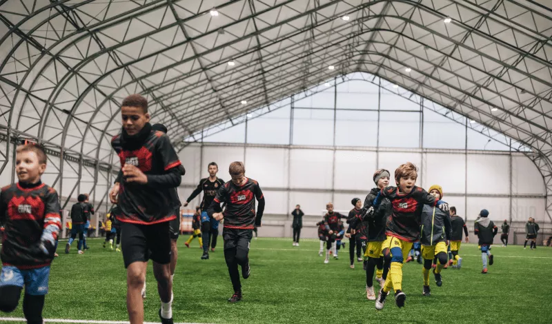 Коли зірки зустрілися з дітьми: благодійний матч від «Betking Foundation» до Дня захисту дітей у Києві