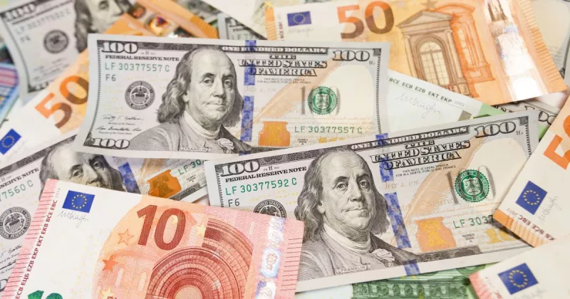 Курс долара в Україні досягає рекорду – Нацбанк встановив 42,40 грн за $1