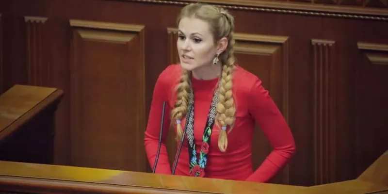 Нардеп Анна Скороход підозрюється в отриманні 250 тисяч доларів хабара в Києві